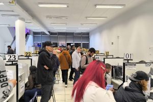 Mutirão oferece 800 vagas de emprego para migrantes em Curitiba